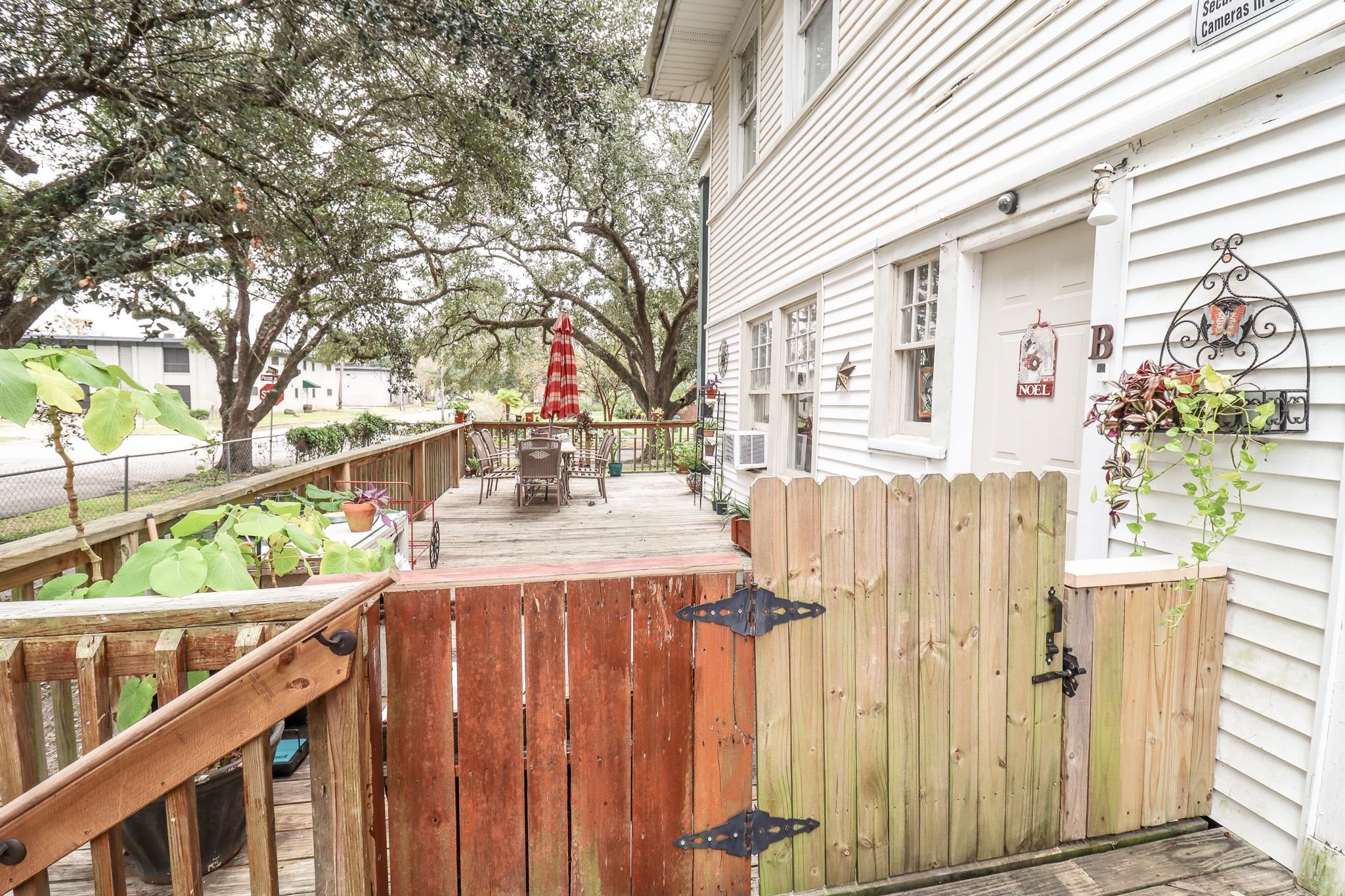 2350 Pecos Street Beaumont, TX 77702 - Photo 6 of 35