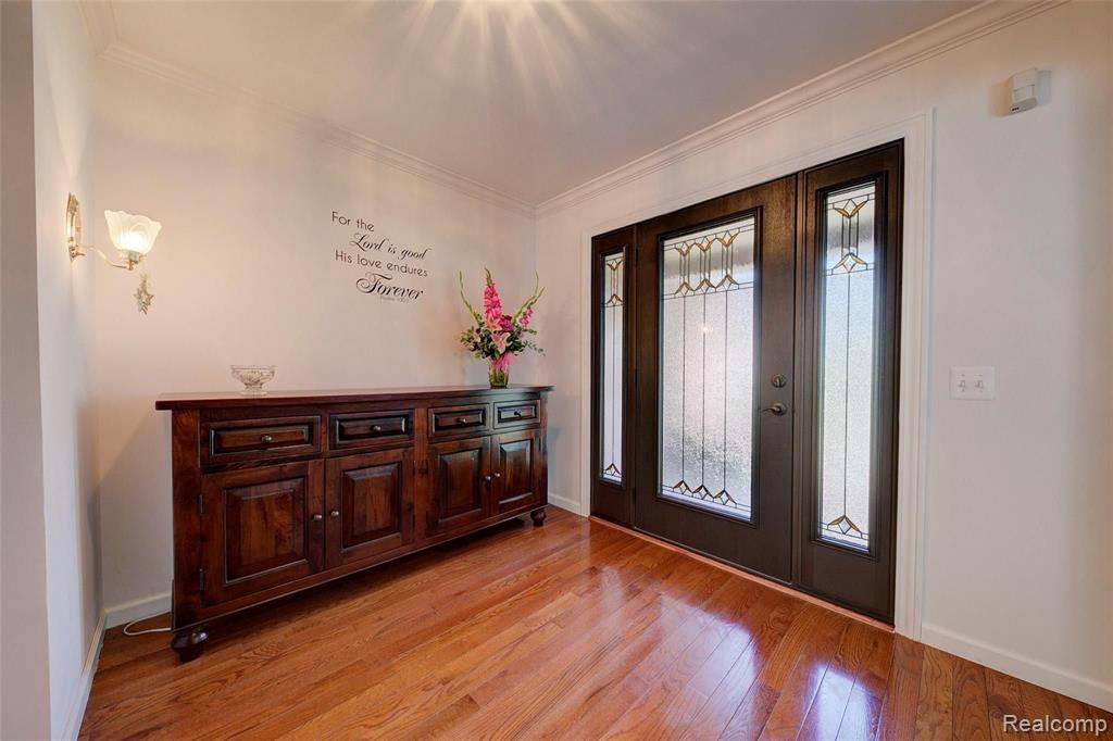 44501 Ridgefield Road Canton, MI 48188 - Photo 4 of 66