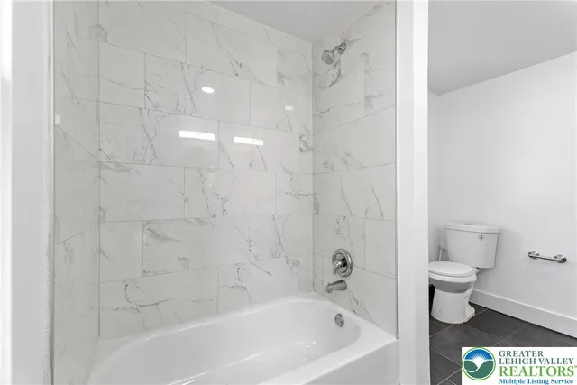 $2,985 | 409 East Washington Avenue, Bethlehem, PA 18017