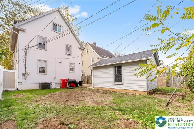 $2,985 | 409 East Washington Avenue, Bethlehem, PA 18017