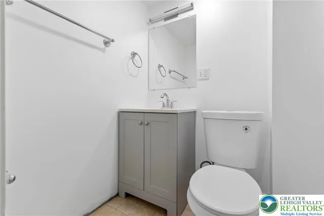 $2,985 | 409 East Washington Avenue, Bethlehem, PA 18017