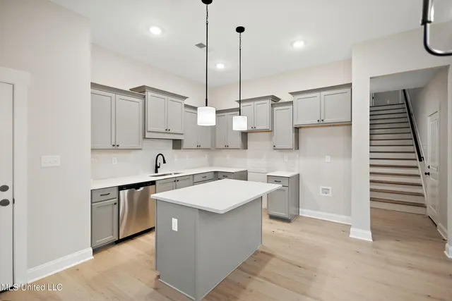 $396,900 | 928 Coahoma Court, Nesbit, MS 38651