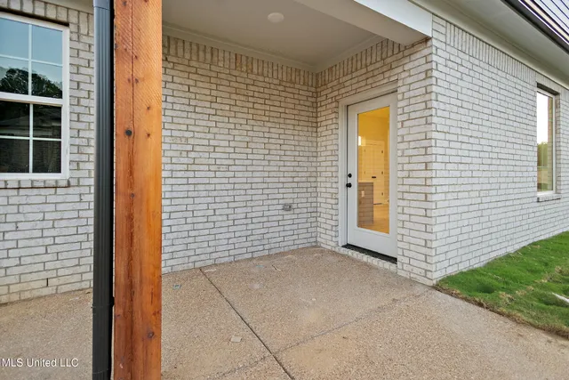 $396,900 | 928 Coahoma Court, Nesbit, MS 38651