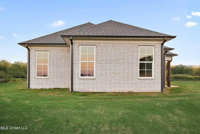 $396,900 | 928 Coahoma Court, Nesbit, MS 38651
