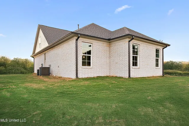 $396,900 | 928 Coahoma Court, Nesbit, MS 38651