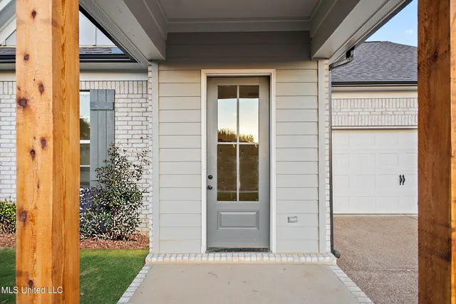 $396,900 | 928 Coahoma Court, Nesbit, MS 38651