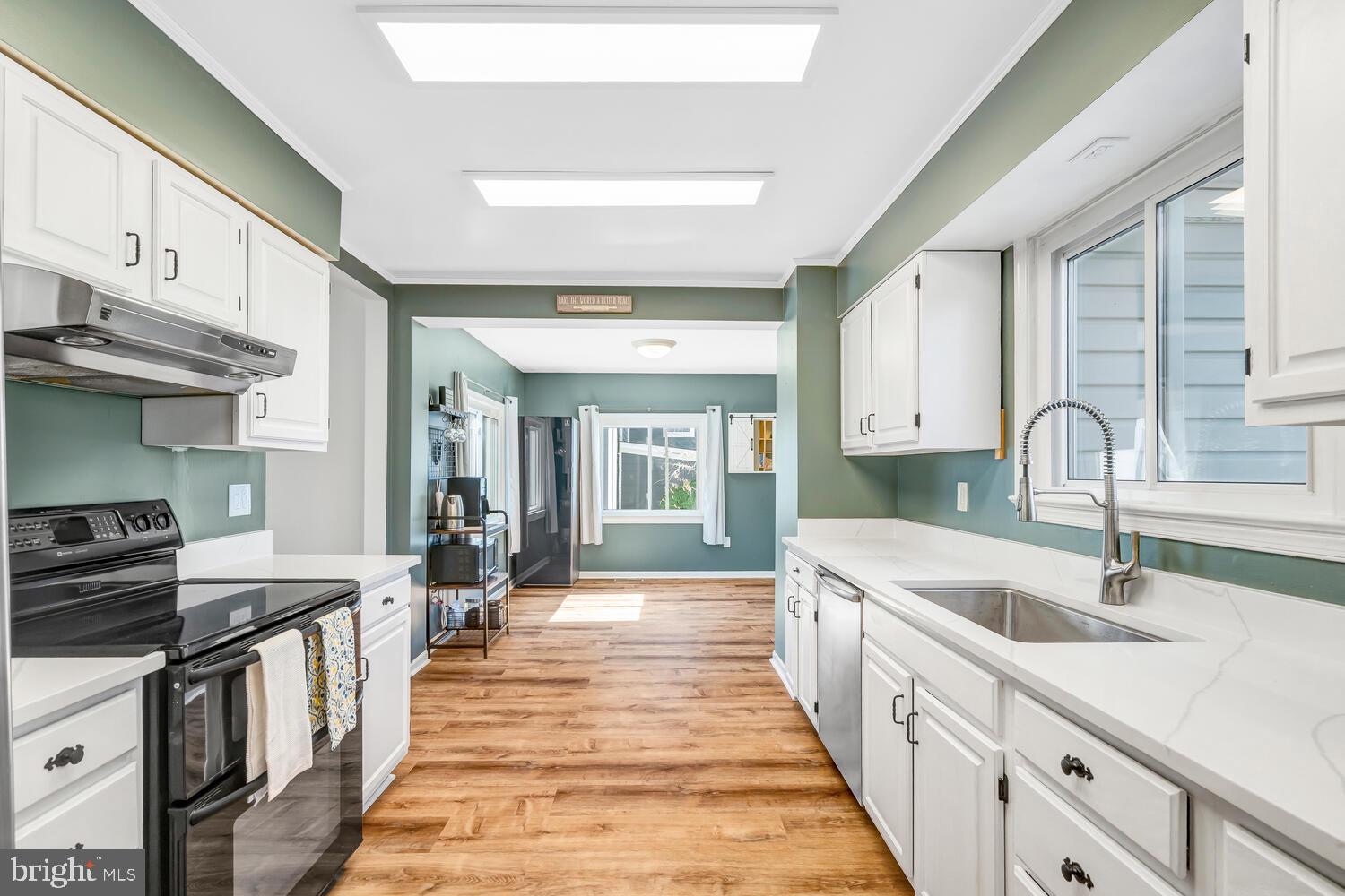 341 East G Street Purcellville, VA 20132 - Photo 3 of 68 New Countertops