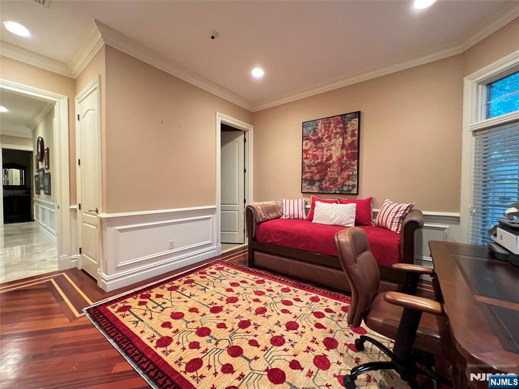 22 Reiner Place Englewood Cliffs, NJ 07632 - Photo 19 of 37 a living room with a rug