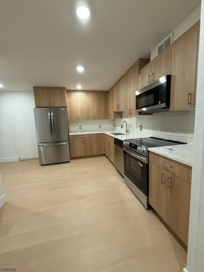 627 Valley Road, Unit F Montclair, NJ 07043 - Photo 16 of 25