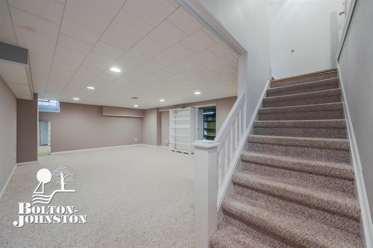 1948 Broadstone Road Grosse Pointe Woods, MI 48236 - Photo 17 of 20