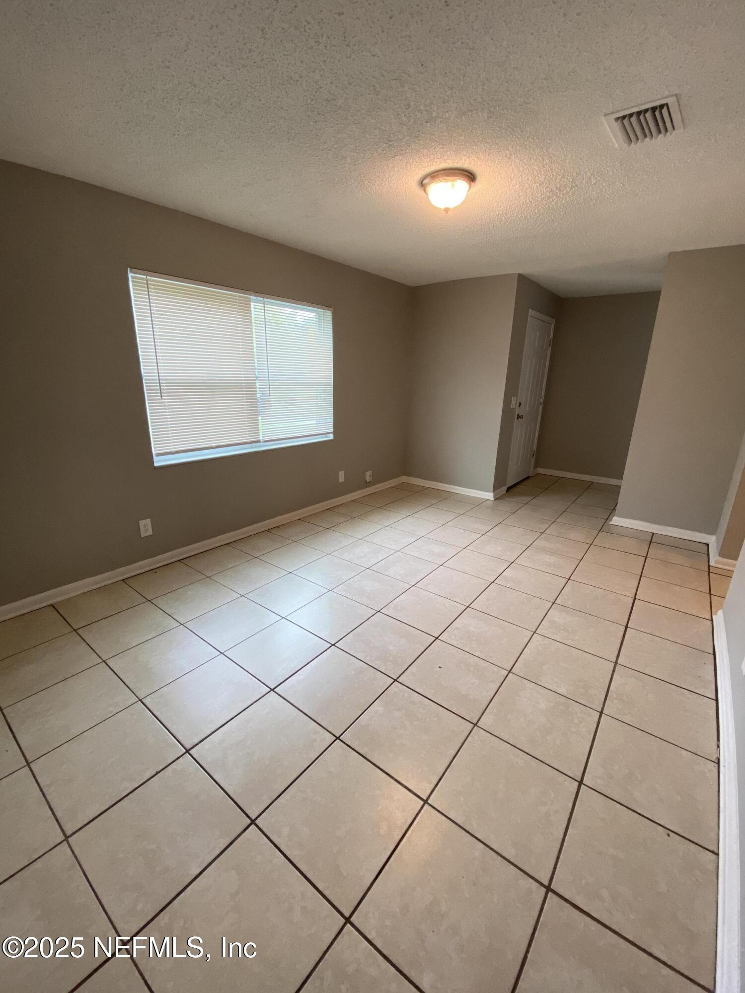 9443 Sibbald Road Jacksonville, FL 32208 - Photo 3 of 17 IMG_5623