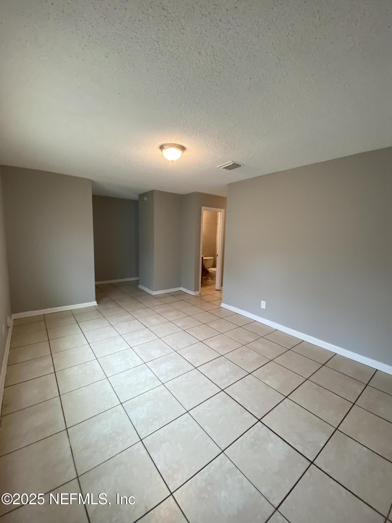 9443 Sibbald Road Jacksonville, FL 32208 - Photo 4 of 17 IMG_5624