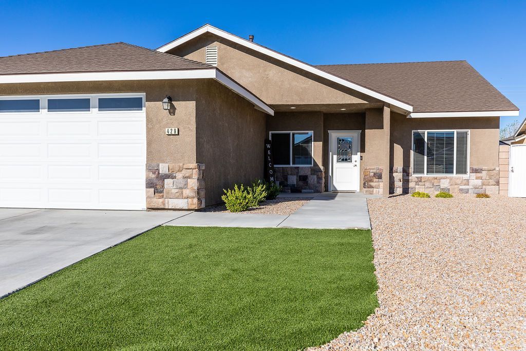 429 Randall Street Ridgecrest, CA 93555 - Photo 3 of 36 Gallery Image 3
