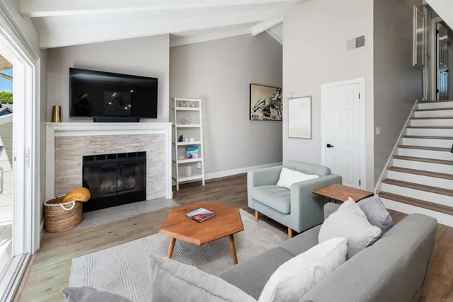 $1,325,000 | 811 Highland Drive, Solana Beach, CA 92075