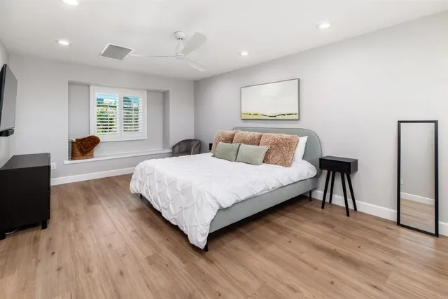 $1,325,000 | 811 Highland Drive, Solana Beach, CA 92075