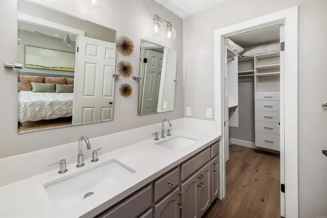 $1,325,000 | 811 Highland Drive, Solana Beach, CA 92075