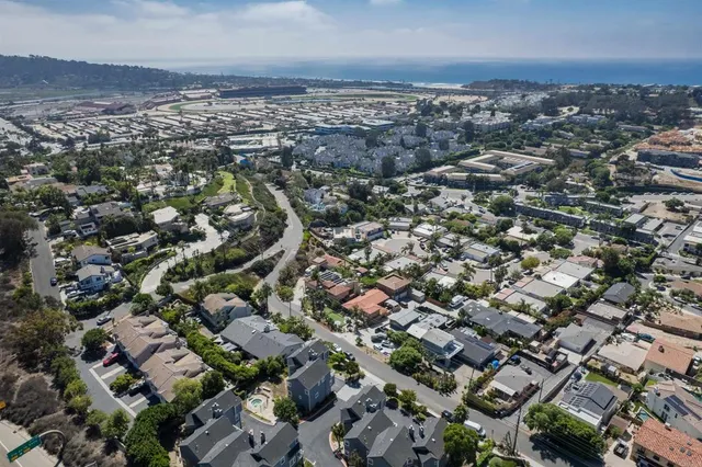 $1,325,000 | 811 Highland Drive, Solana Beach, CA 92075