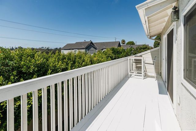 $1,325,000 | 811 Highland Drive, Solana Beach, CA 92075