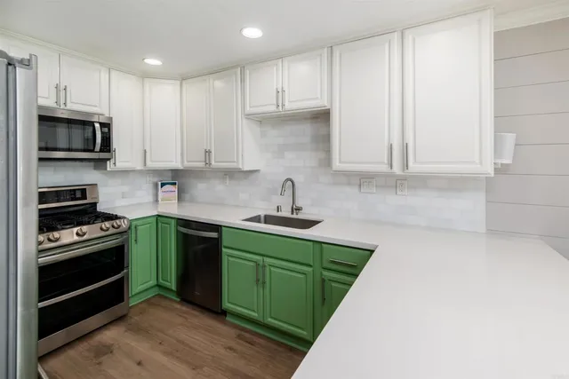 $1,325,000 | 811 Highland Drive, Solana Beach, CA 92075