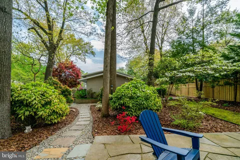 $999,000 | 3911 Locust Lane, Alexandria, VA 22310