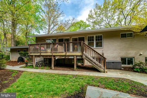 $999,000 | 3911 Locust Lane, Alexandria, VA 22310