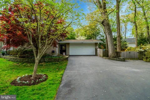 $999,000 | 3911 Locust Lane, Alexandria, VA 22310