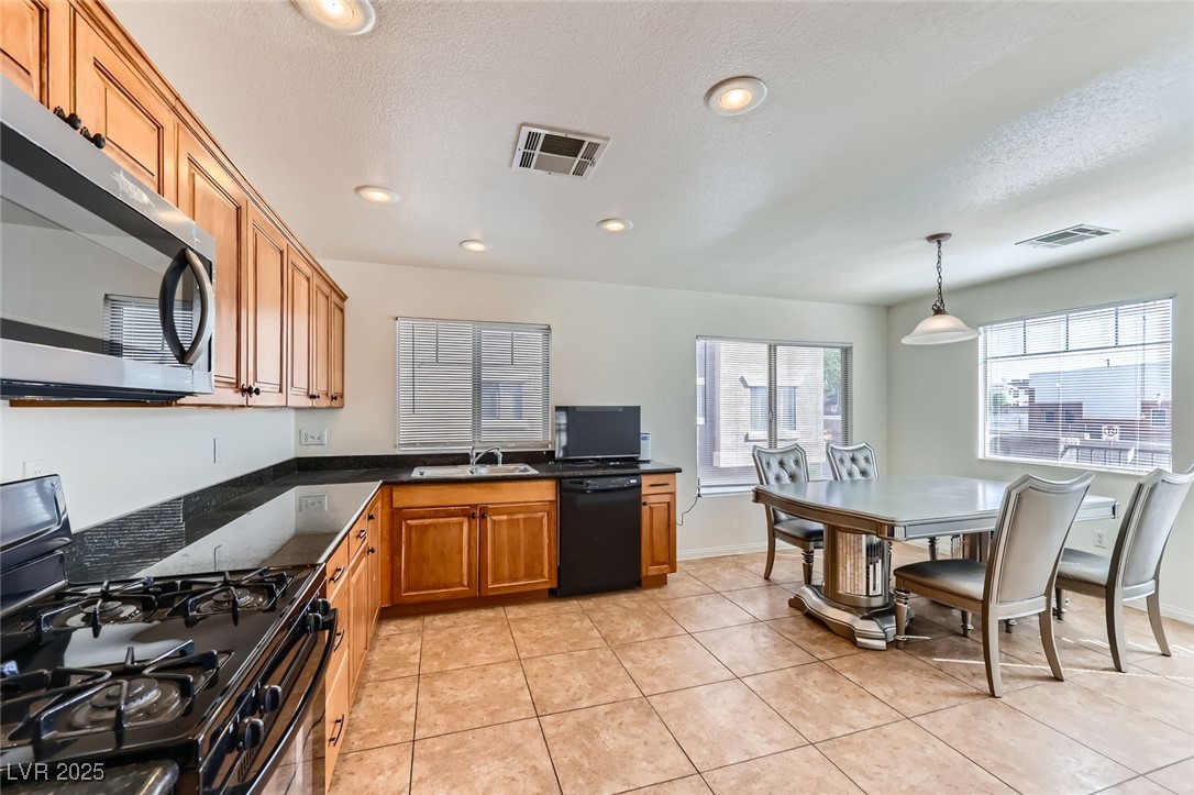 2792 Fountain Ridge Lane Henderson, NV 89074 - Photo 11 of 47