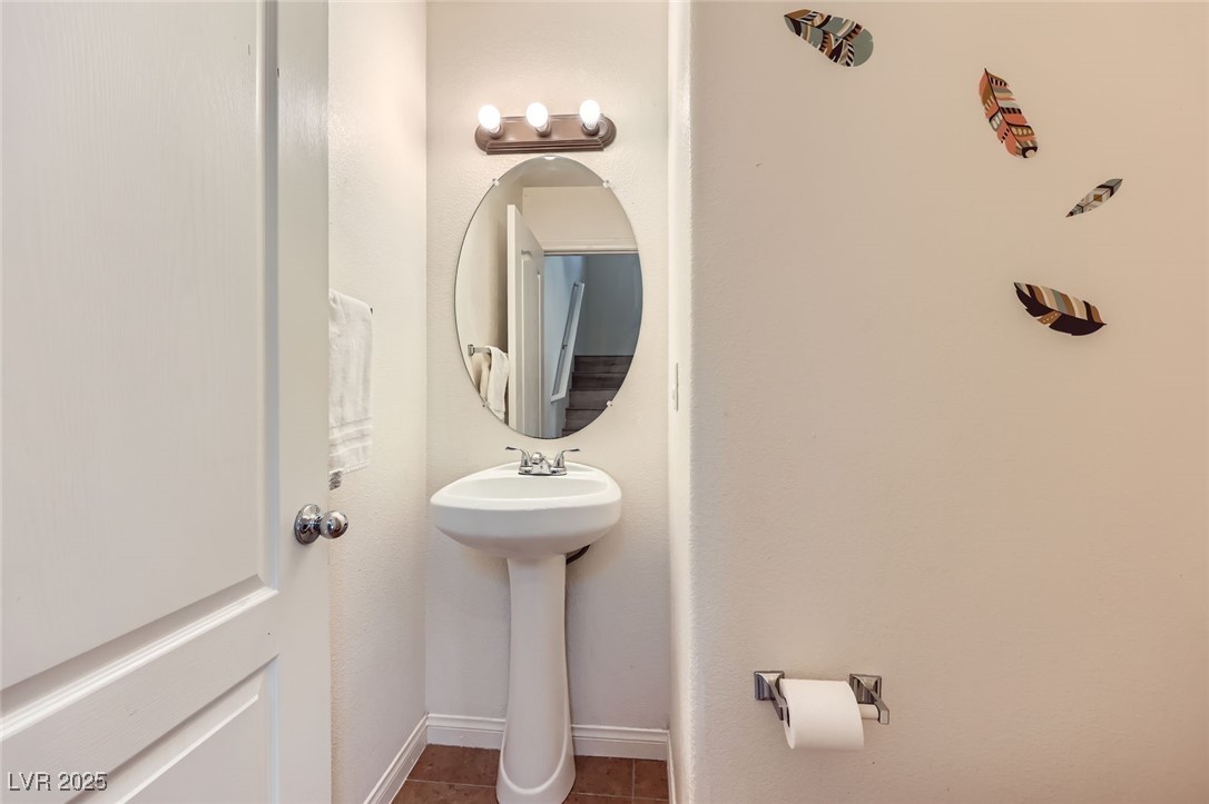 2792 Fountain Ridge Lane Henderson, NV 89074 - Photo 15 of 47