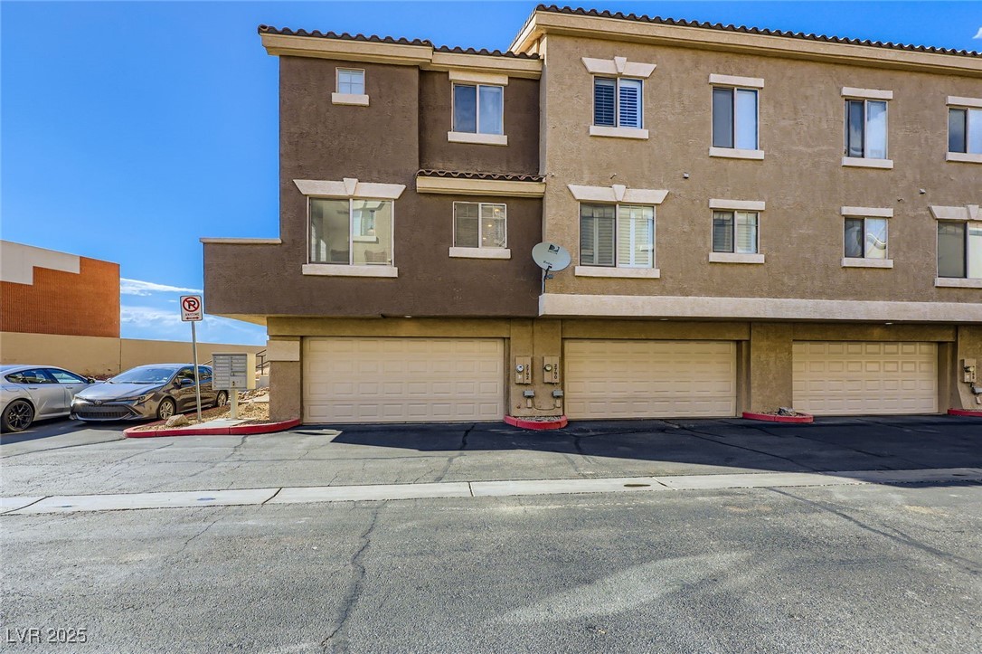 2792 Fountain Ridge Lane Henderson, NV 89074 - Photo 28 of 47