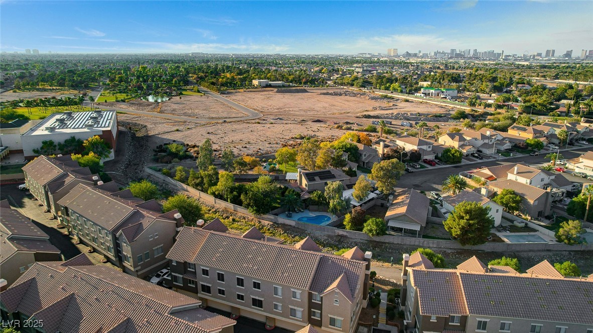 2792 Fountain Ridge Lane Henderson, NV 89074 - Photo 32 of 47