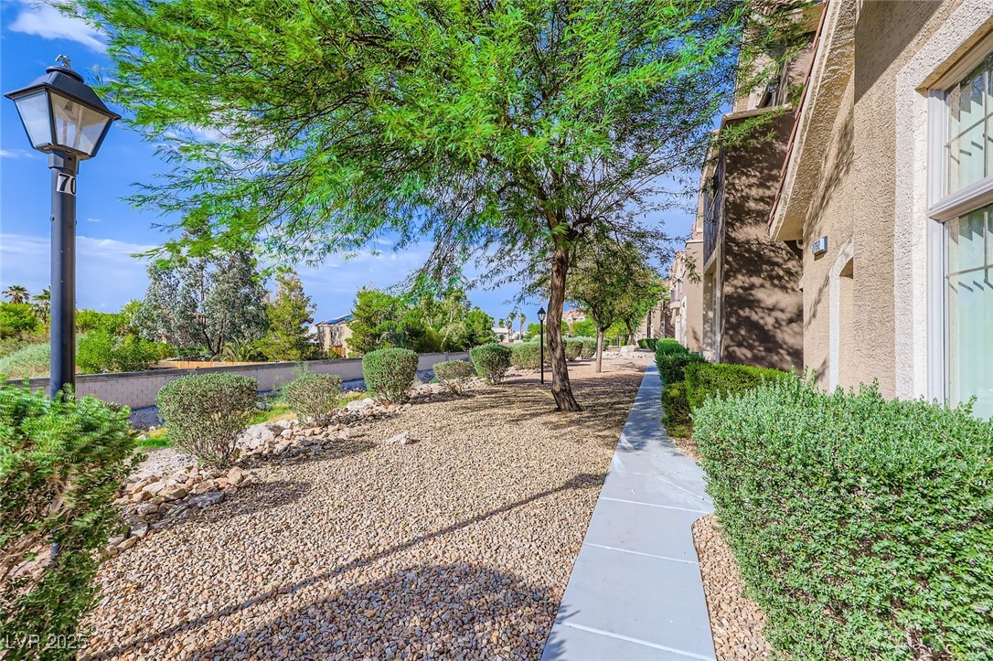 2792 Fountain Ridge Lane Henderson, NV 89074 - Photo 4 of 47