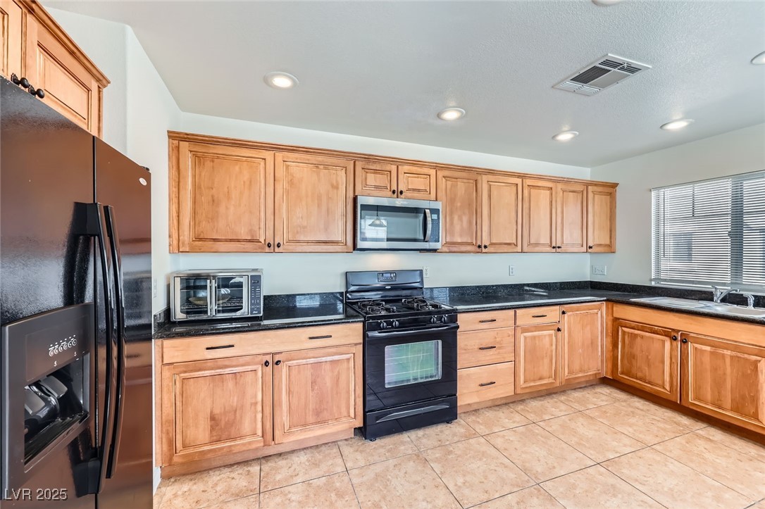 2792 Fountain Ridge Lane Henderson, NV 89074 - Photo 10 of 47