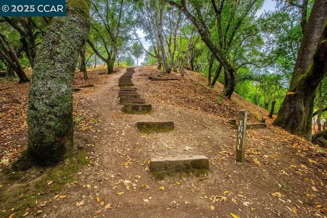 $3,495,000 | 1 Scenic Lane, Lafayette, CA 94549