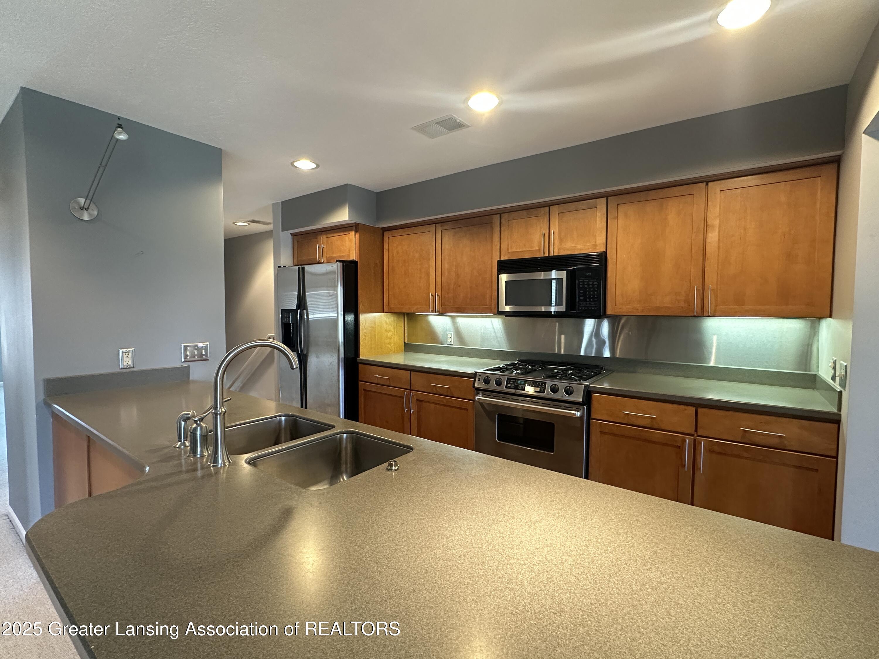 1337 Turner Road Lansing, MI 48906 - Photo 8 of 14 1337-Turner_08