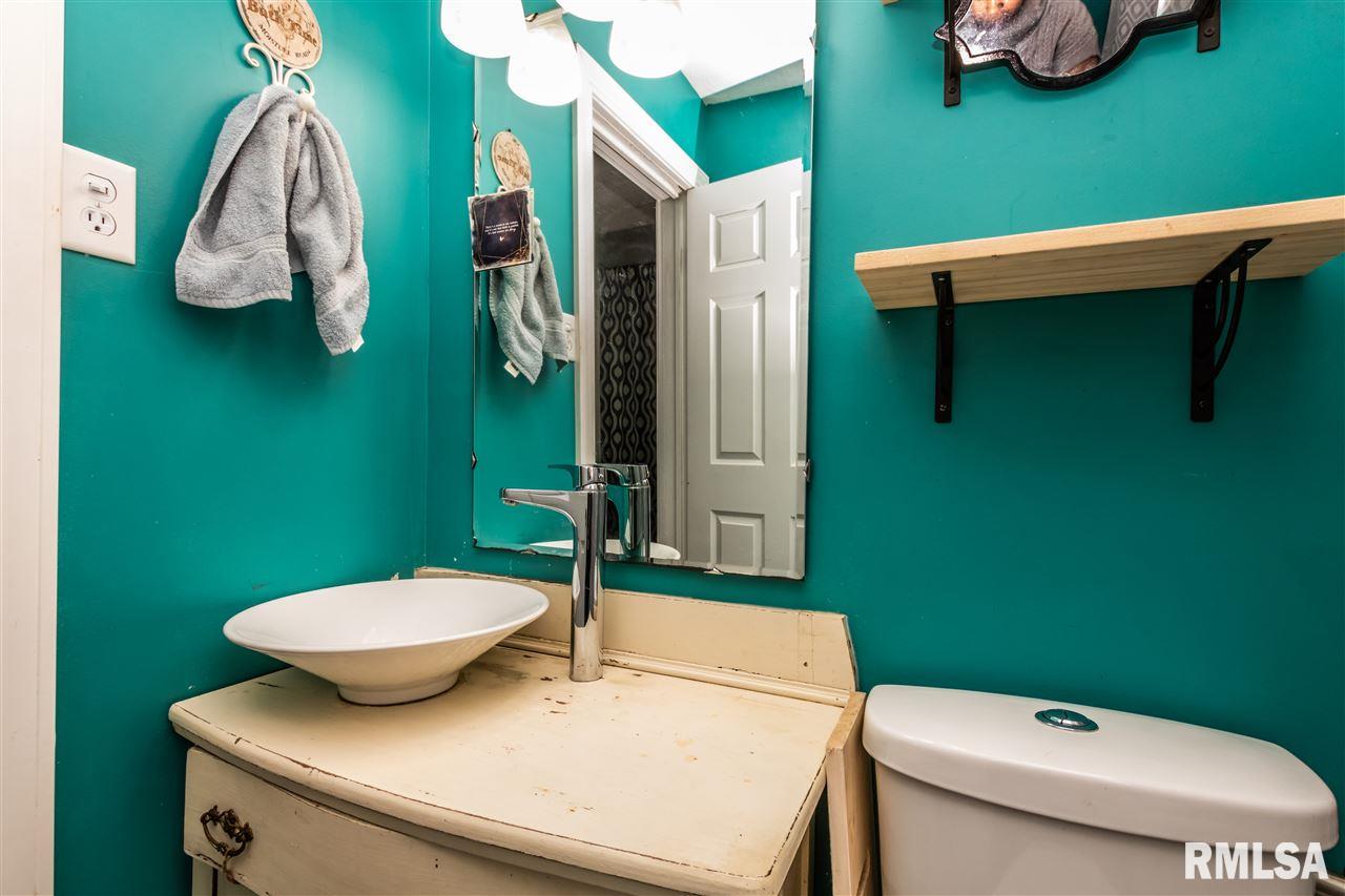 202 Frontenac Road Marquette Heights, IL 61554 - Photo 17 of 28 Gallery Image 17