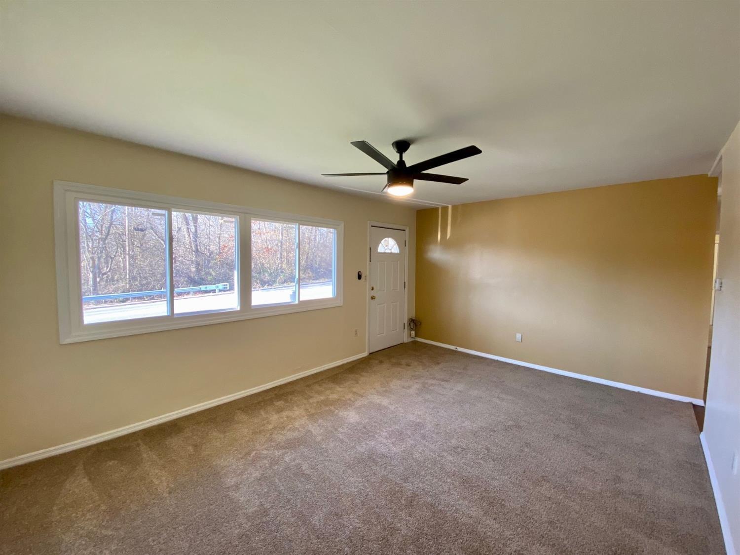 9750 Pippin Road Cincinnati, OH 45231 - Photo 4 of 30