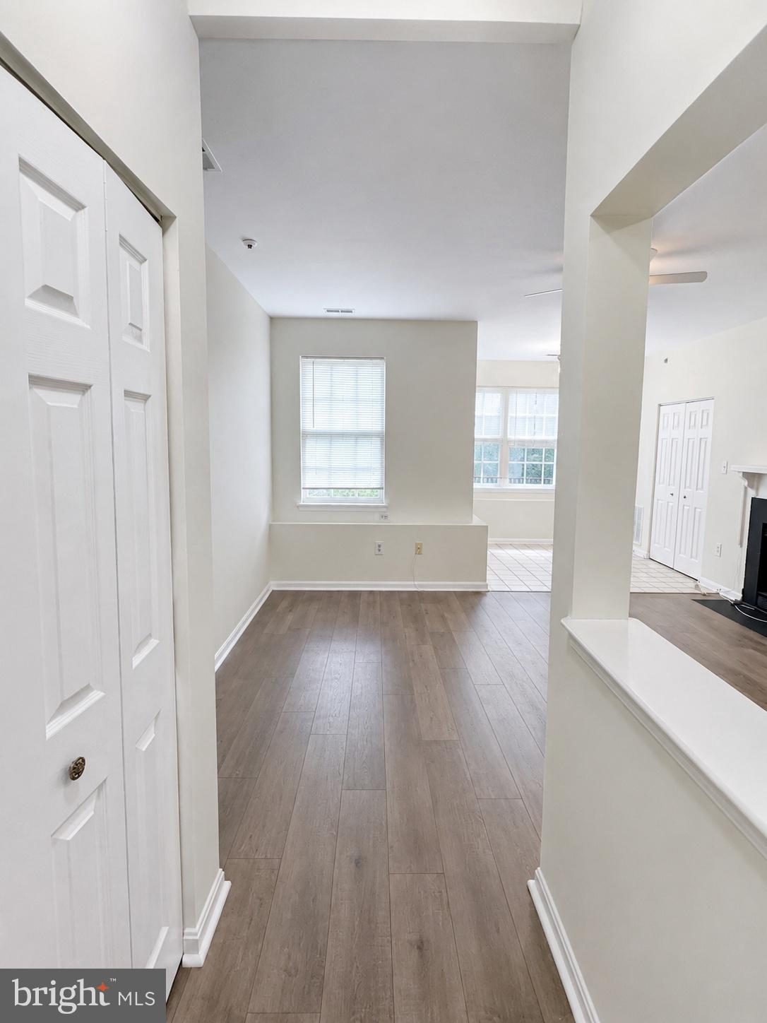 604 Moonglow Road, Unit 102 Odenton, MD 21113 - Photo 3 of 27 Bright and inviting entryway space.