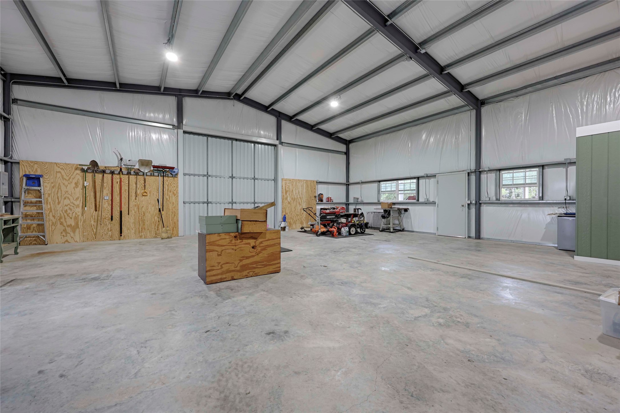 3545 East I- 10 Frontage Road Schulenburg, TX 78956 - Photo 31 of 40 a area with lots of table and a chandelier