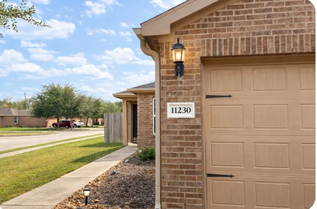 $228,000 | 11230 Hall Ranch Court, Houston, TX 77075
