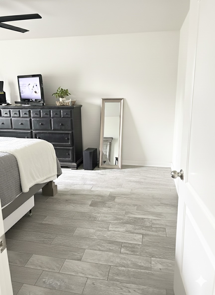 11230 Hall Ranch Court Houston, TX 77075 - Photo 8 of 21 a spacious bedroom with a bed and lamp