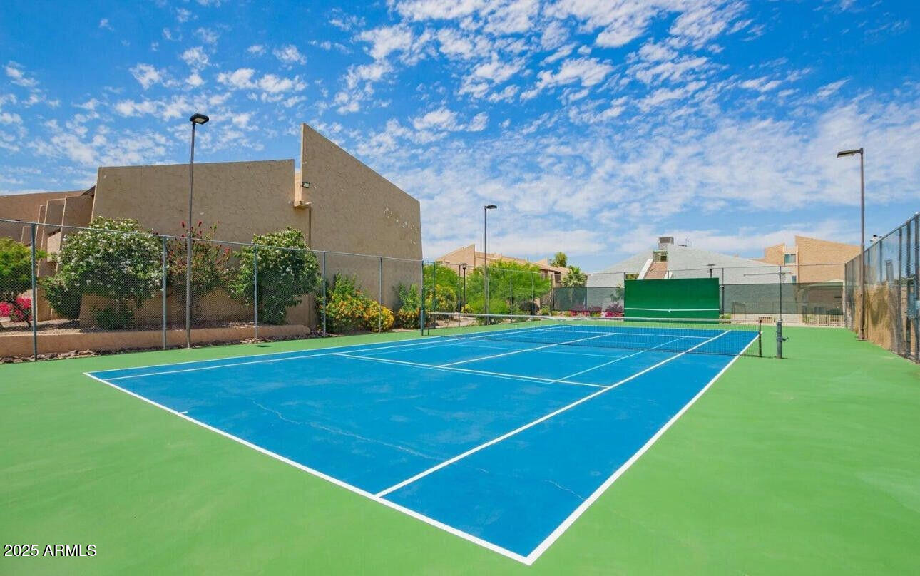 8055 East Thomas Road, Unit M101 Scottsdale, AZ 85251 - Photo 26 of 33 a view of a tennis court