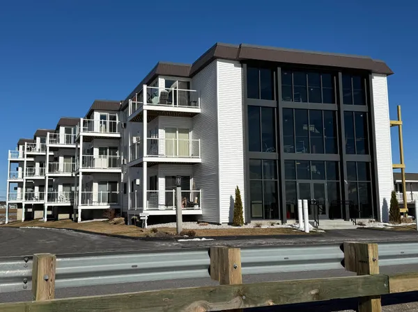 $2,200 | 493 Ocean Boulevard, Unit 22, Hampton, NH 03842