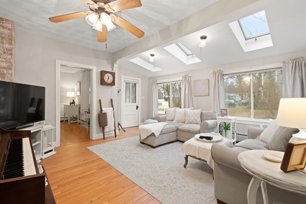 49 Chestnut Street Foxboro, MA 02035 - Photo 14 of 40