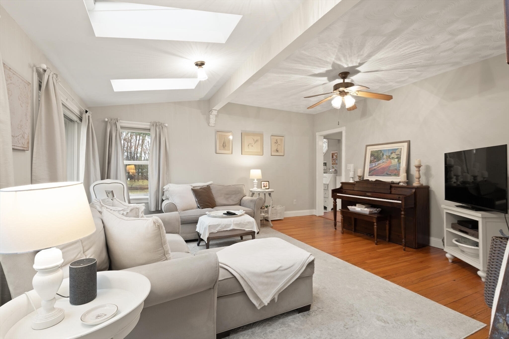 49 Chestnut Street Foxboro, MA 02035 - Photo 16 of 40