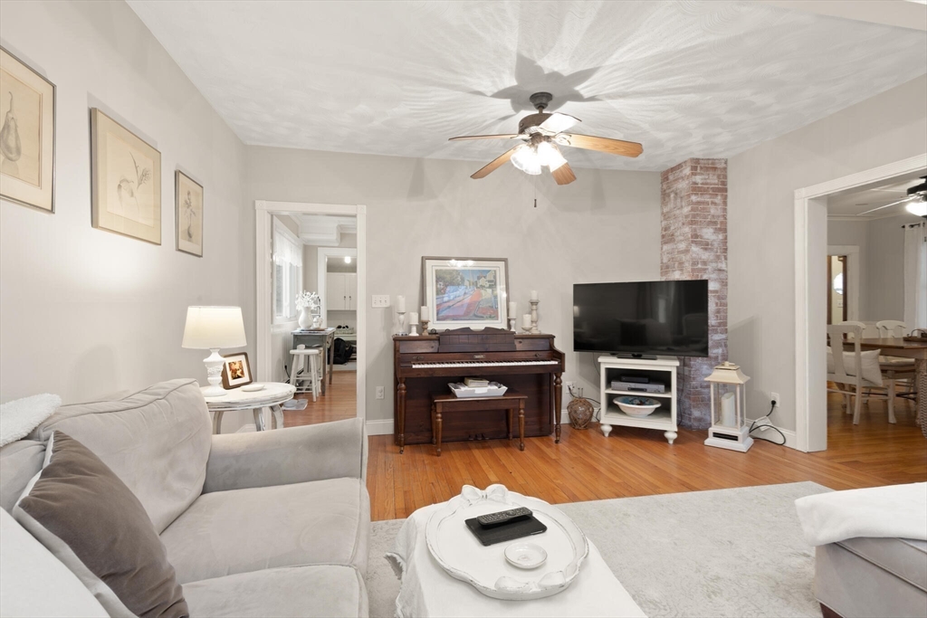 49 Chestnut Street Foxboro, MA 02035 - Photo 17 of 40