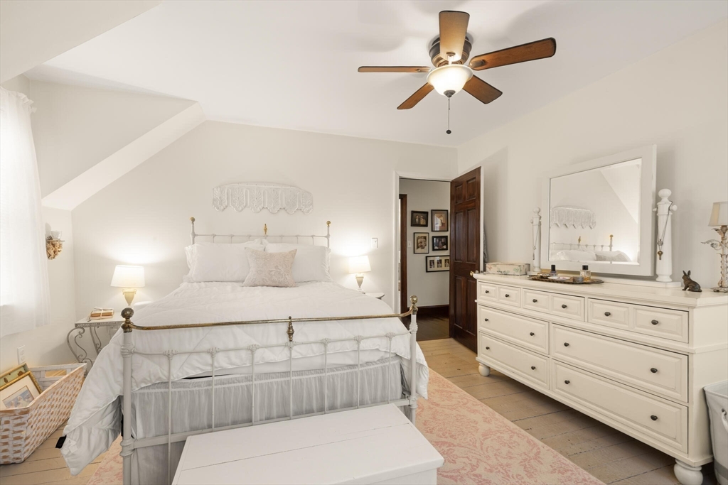 49 Chestnut Street Foxboro, MA 02035 - Photo 24 of 40