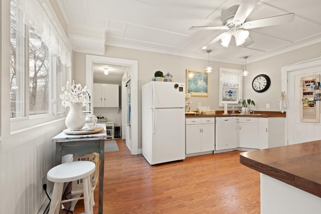 49 Chestnut Street Foxboro, MA 02035 - Photo 8 of 40