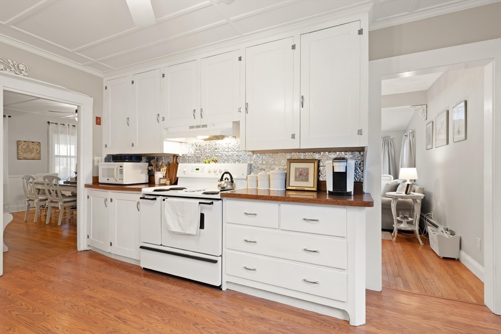 49 Chestnut Street Foxboro, MA 02035 - Photo 9 of 40