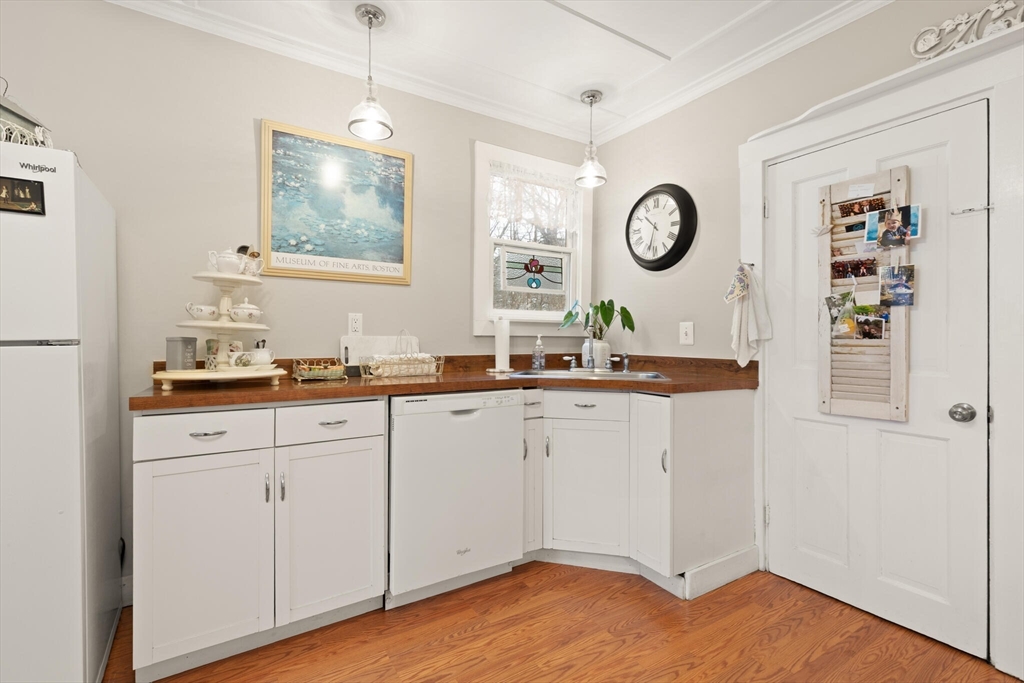 49 Chestnut Street Foxboro, MA 02035 - Photo 10 of 40