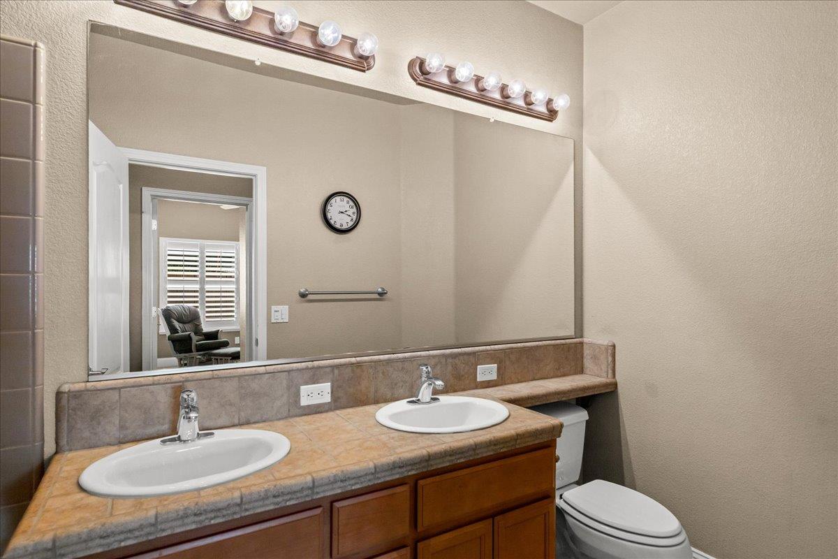 1672 Moonbeam Way Turlock, CA 95382 - Photo 42 of 53
